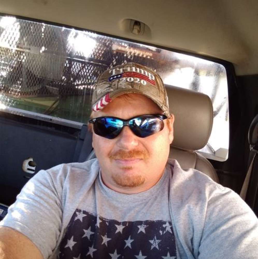 Meet your Posher, Dustin